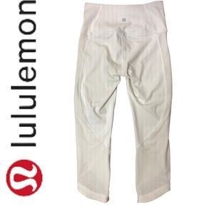 Lululemon athletic white short leggings Sz 4